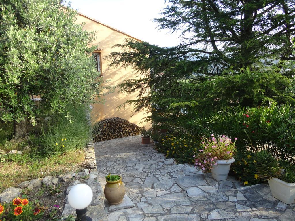 B&B Chez Max Figanières 외부 사진